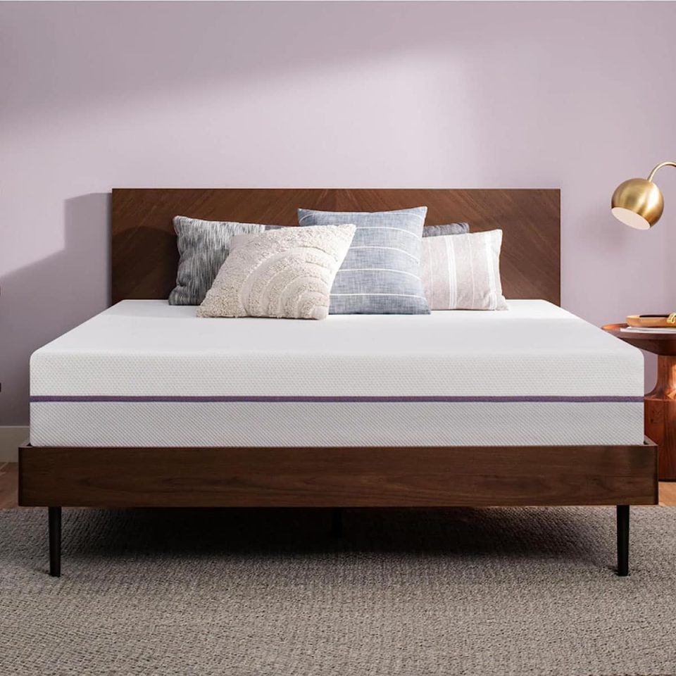 How Much Does A Mattress Weigh (Brands & Sizes)