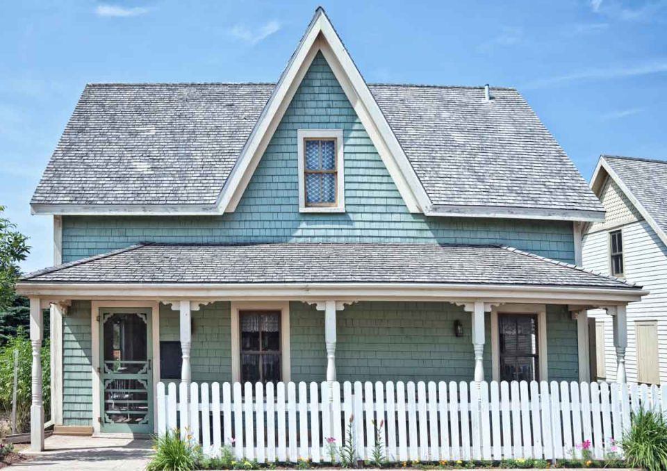 House and Fence Color Combinations (Best Exterior Options) Designing Idea