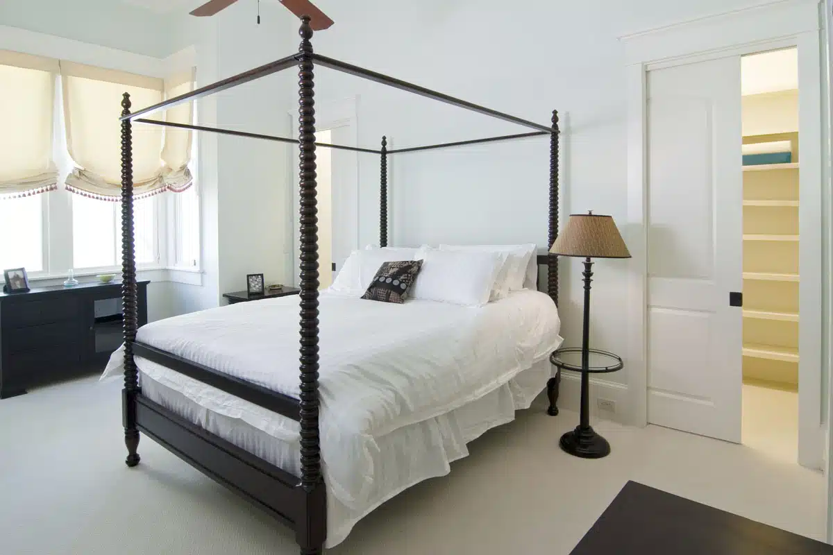 pocket door in bedroom
