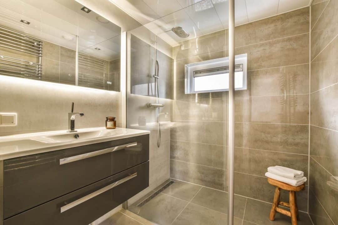 Large Format Tiles in Small Bathrooms
