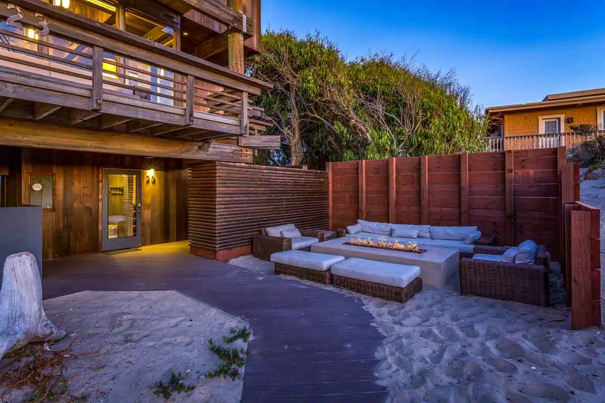 outdoor area with fence and furniture