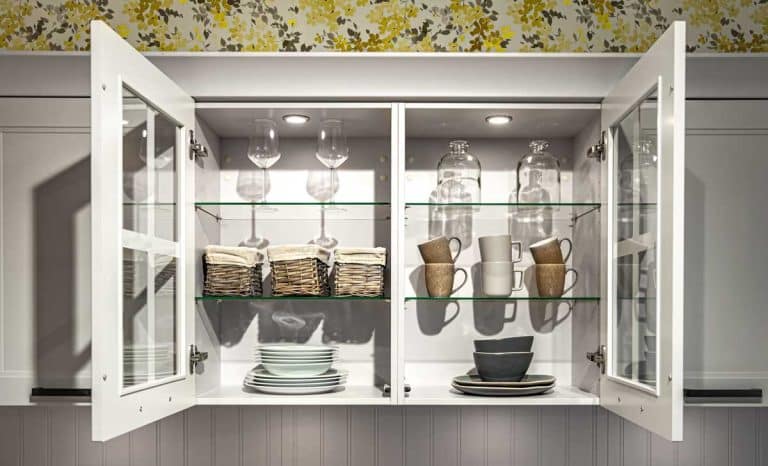 15 Must Have Kitchen Cabinet Features