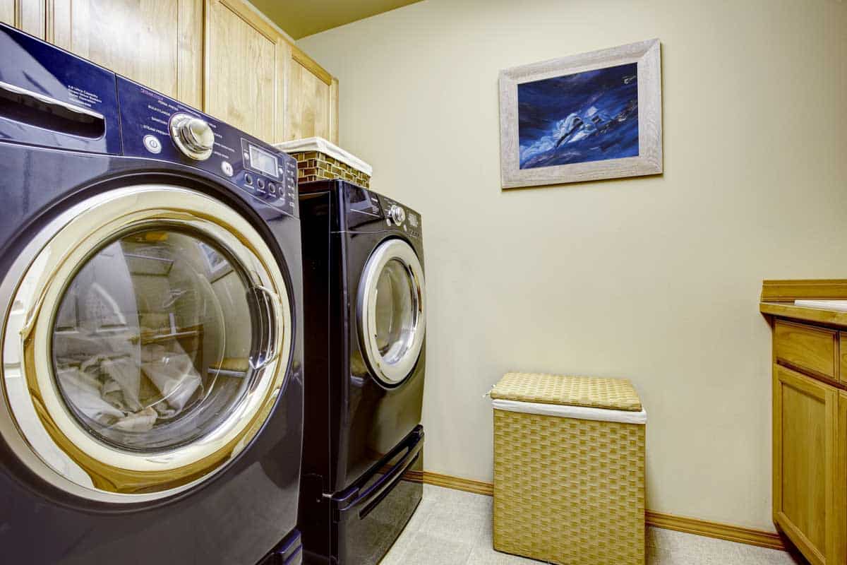room with pedestals for washing machines