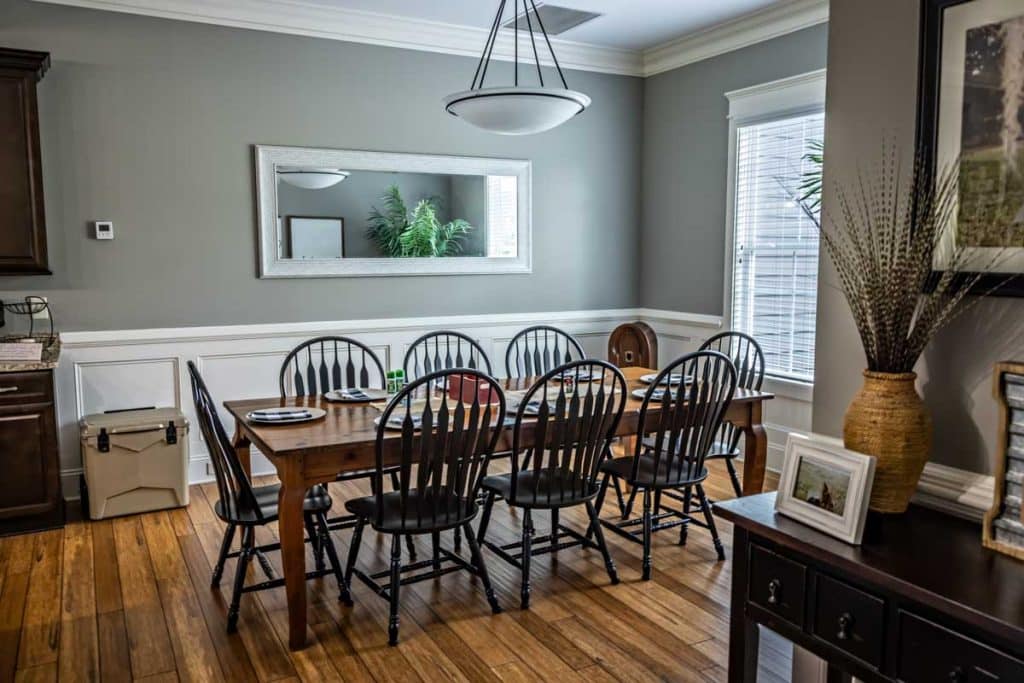 15 Chair Rail Paint Ideas (Color & Design Options)