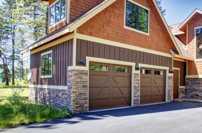 Garage Window Size (Standard Types & Dimensions)