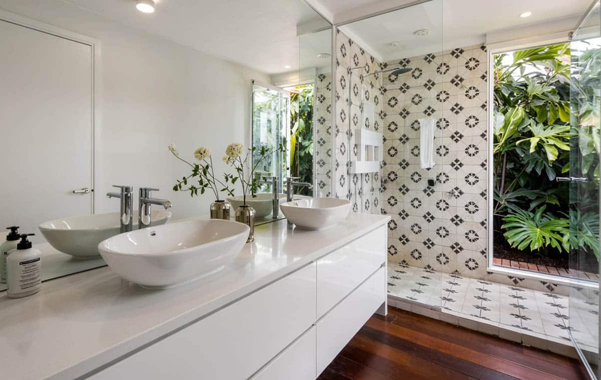 Shower with cement pattern design tile