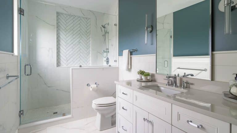 10 Surprising Bathroom Colors That Complement Neutral Tiles